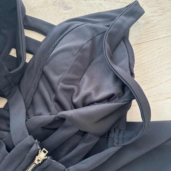 Black Dress - Picture 6 of 9